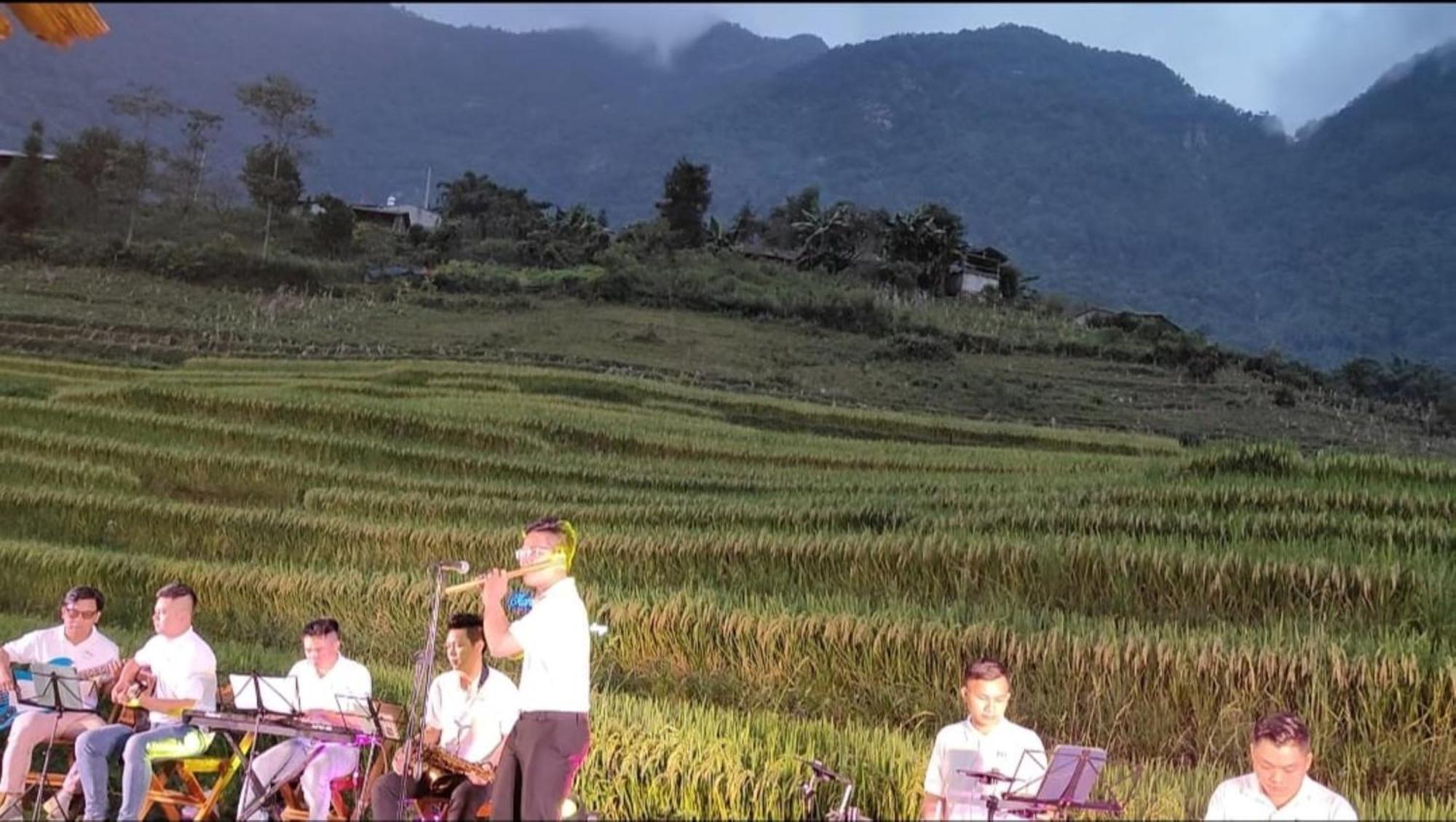 Hmong Wooden Home Sa Pa Exterior photo
